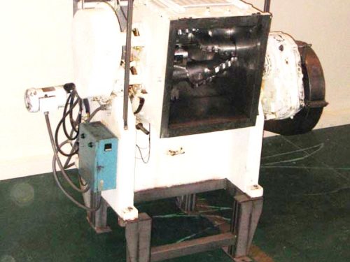 Bramley搅拌机的照片美国搅拌器贴双臂