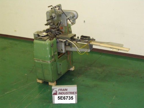 玫瑰包装纸折叠或束的照片