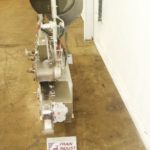 白色盖帽缩略图瓶QG2117LJG