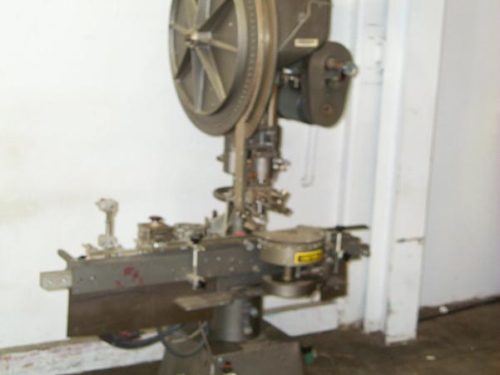 固定式/气动比例压盖装置应用器HOF的照片