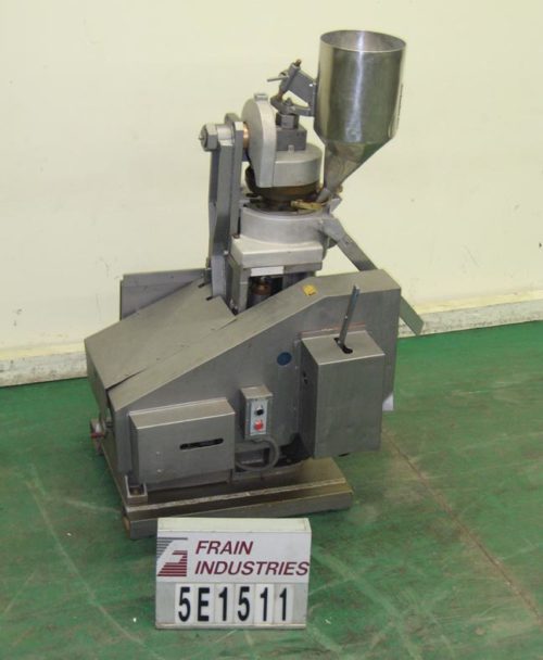 照片的矢量压片旋转250d模具，12站，36000磅压力，到480 tpm