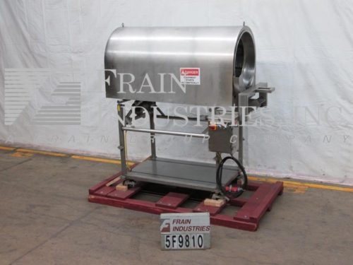 旋转平底锅的照片