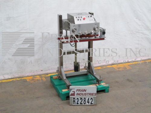 Accutek旋盖机半自动的照片（封盖）22-001-000